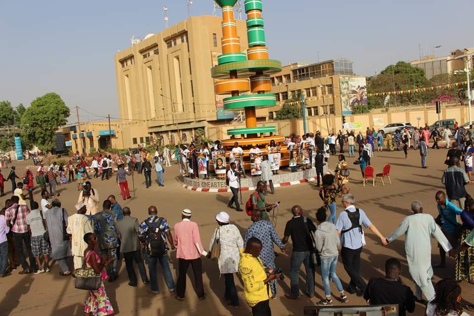  FESPACO 2019 : Le Camerounais Jean-Pierre Dikongué Pipa a désormais sa statue à la Place des cinéastes.