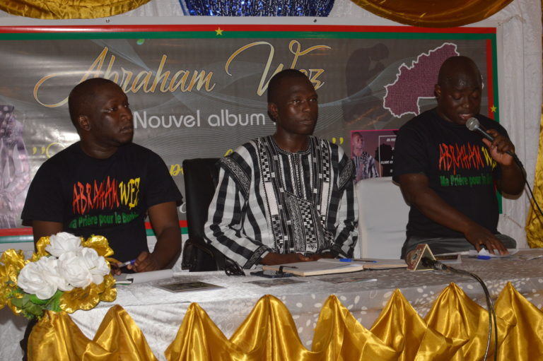 Sortie officielle de l’album  »Ma première prière pour le Burkina » de Abraham Wez.