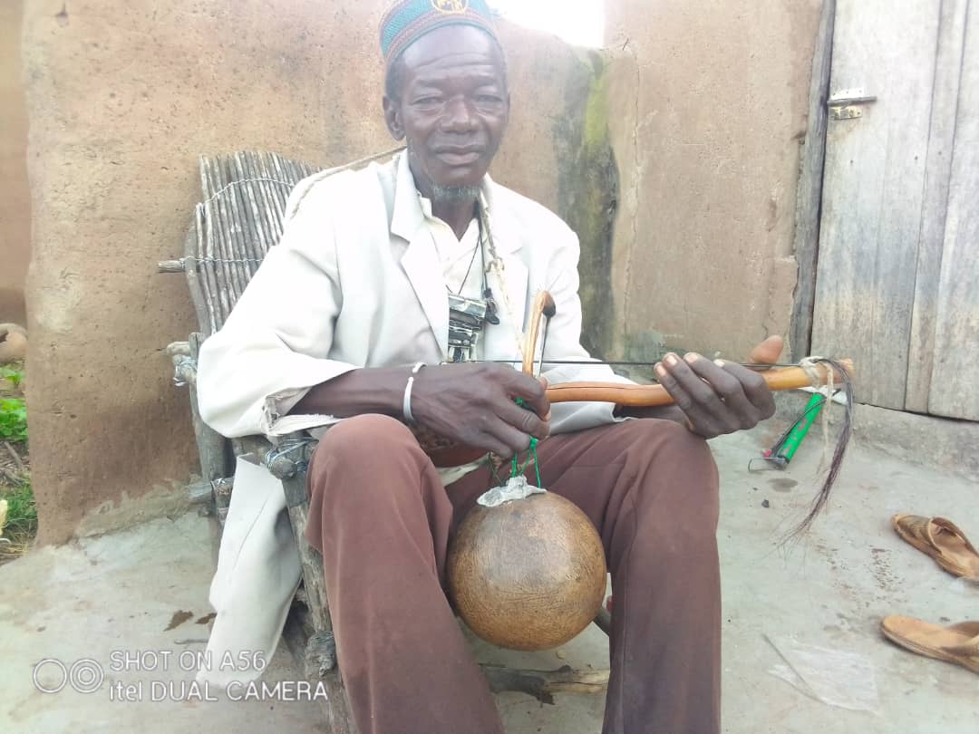  MUSIQUE TRADITIONNELLE: Koumsaga Lebendé ou le maître du « Doudouga »