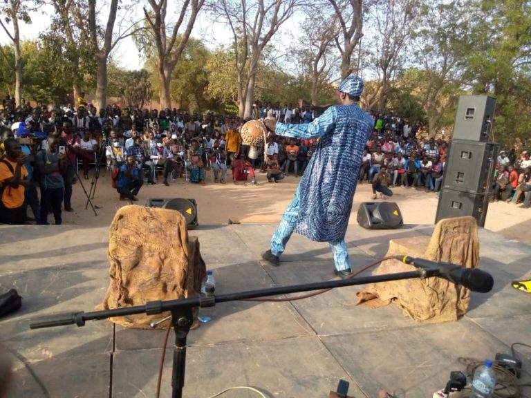 « Conte à l’école »: le spectacle « Ragandé » s’invite à l’université Joseph Ki ZERBO de Ouagadougou