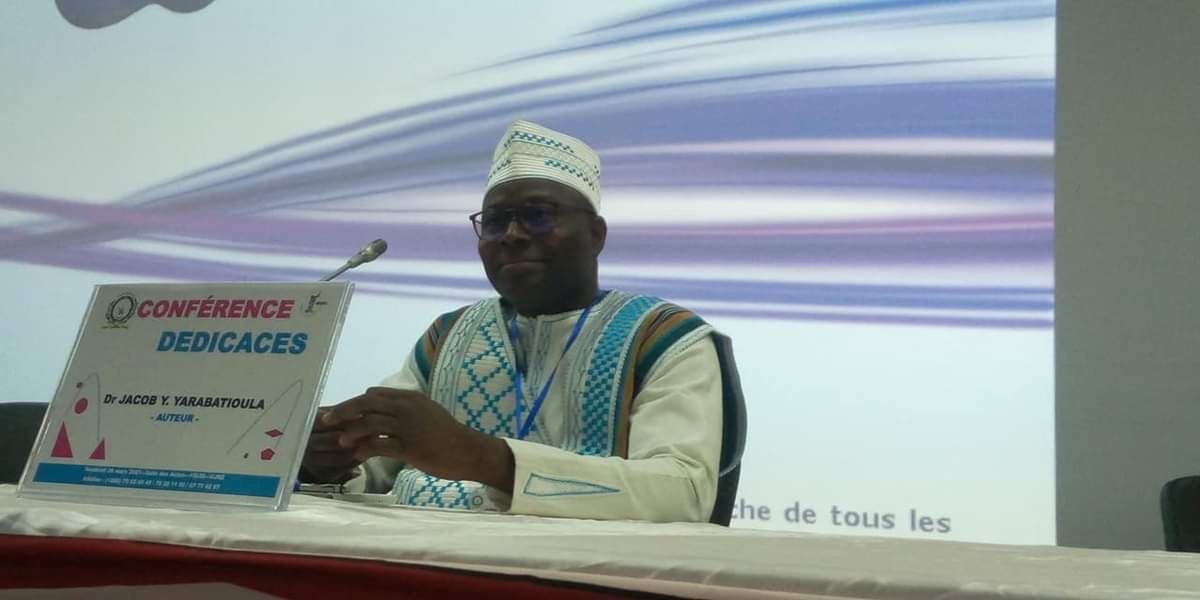  LITTÉRATURE: Dr Jacob Yarabatioula présente deux ouvrages sur les industries culturelles et créatives au Burkina Faso
