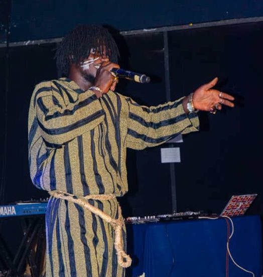BOBO-DIOULASSO: “J’aurai pu chanter pour faire les louanges d’un parti politique mais je ne l’ai pas fait parce que mon objectif est d’exprimer mes convictions”, dixit Delfy, artiste slameur