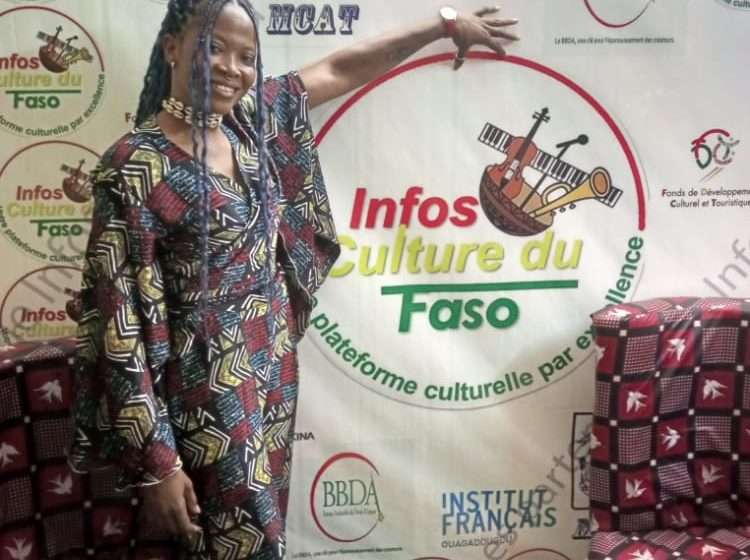  Arts de la scène: gros plan sur la carrière de Hafissata Coulibaly, conteuse professionnelle