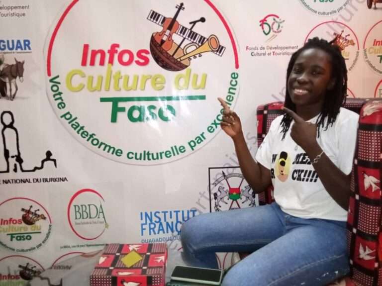 «J’aspire inscrire mon nom en lettres d’or dans l’univers musical au Burkina et au-delà de ses frontières», Flora Paré, artiste chanteuse