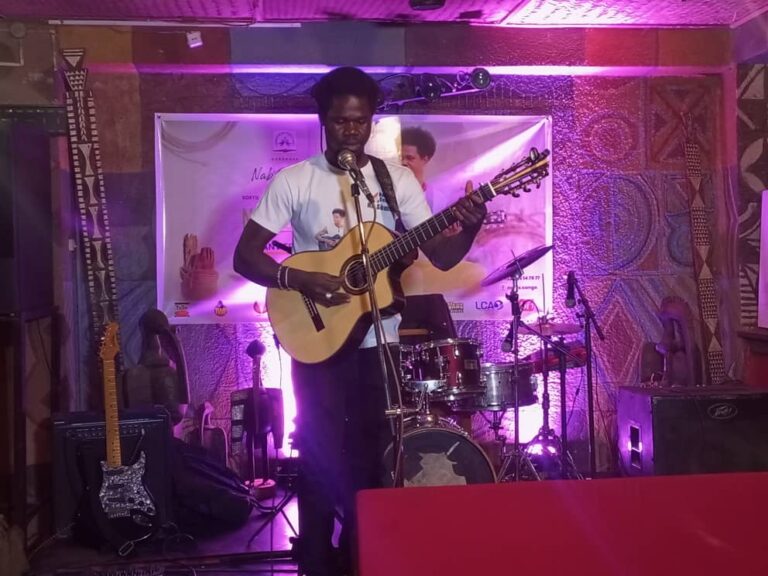 Burkina: L’artiste Nab’Congo lance « Na sèmin » son single qui redonne de l’espoir aux PDI