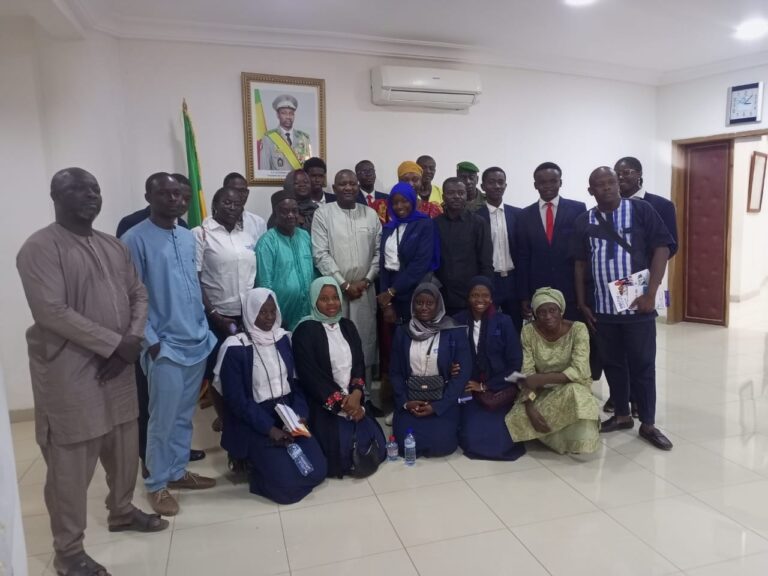 Burkina : des étudiants maliens visitent leur ambassade et le musée de la musique