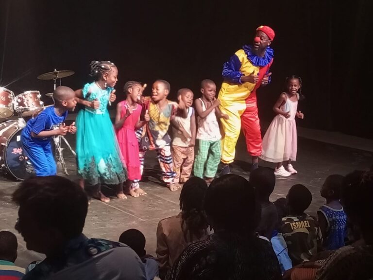 OUAGADOUGOU : La pièce « Tonton Bonbon », une représentation théâtrale pour les enfants